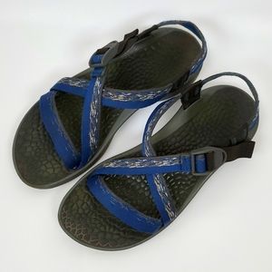 Chaco sandals size 8 blue